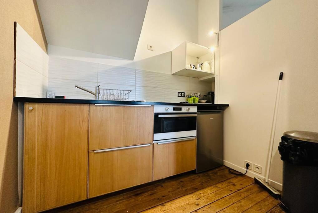 Standing Apartment T2 Near The Train Station And Tours Exterior photo